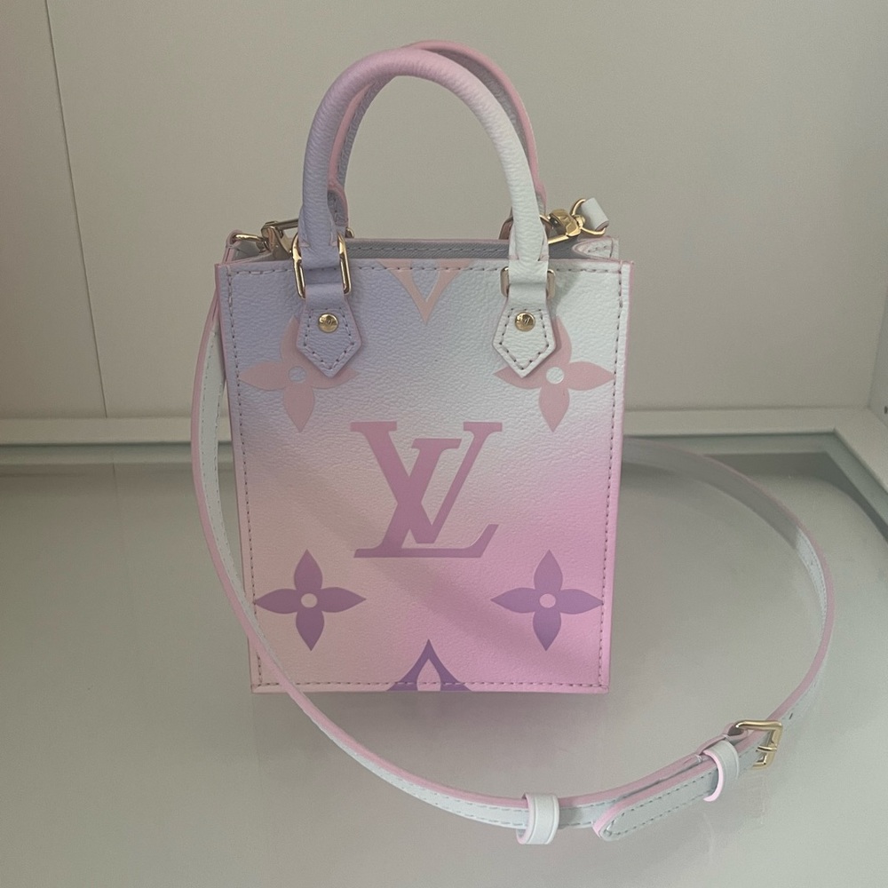 Louis Vuitton PETIT SAC PLAT